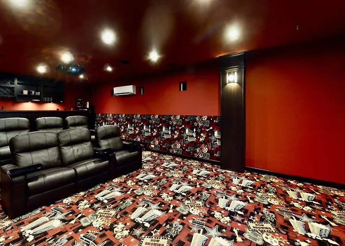 Greenbrier Theater - Az *