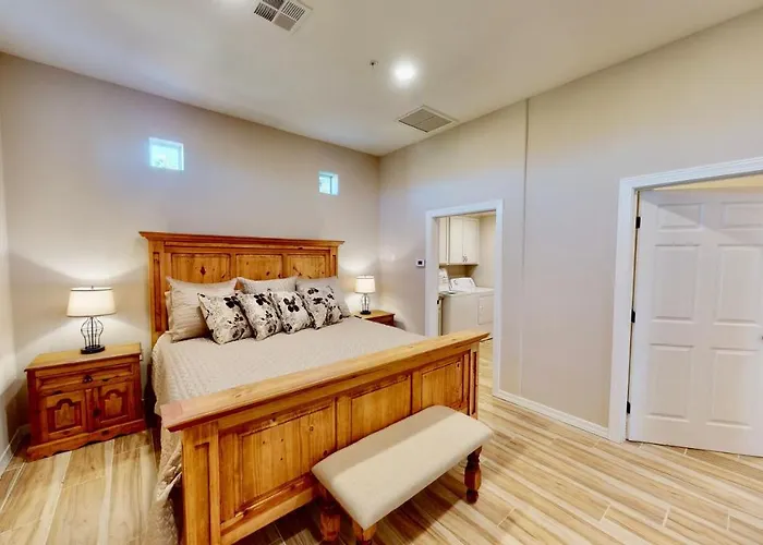 Greenbrier Theater - Az Holiday home